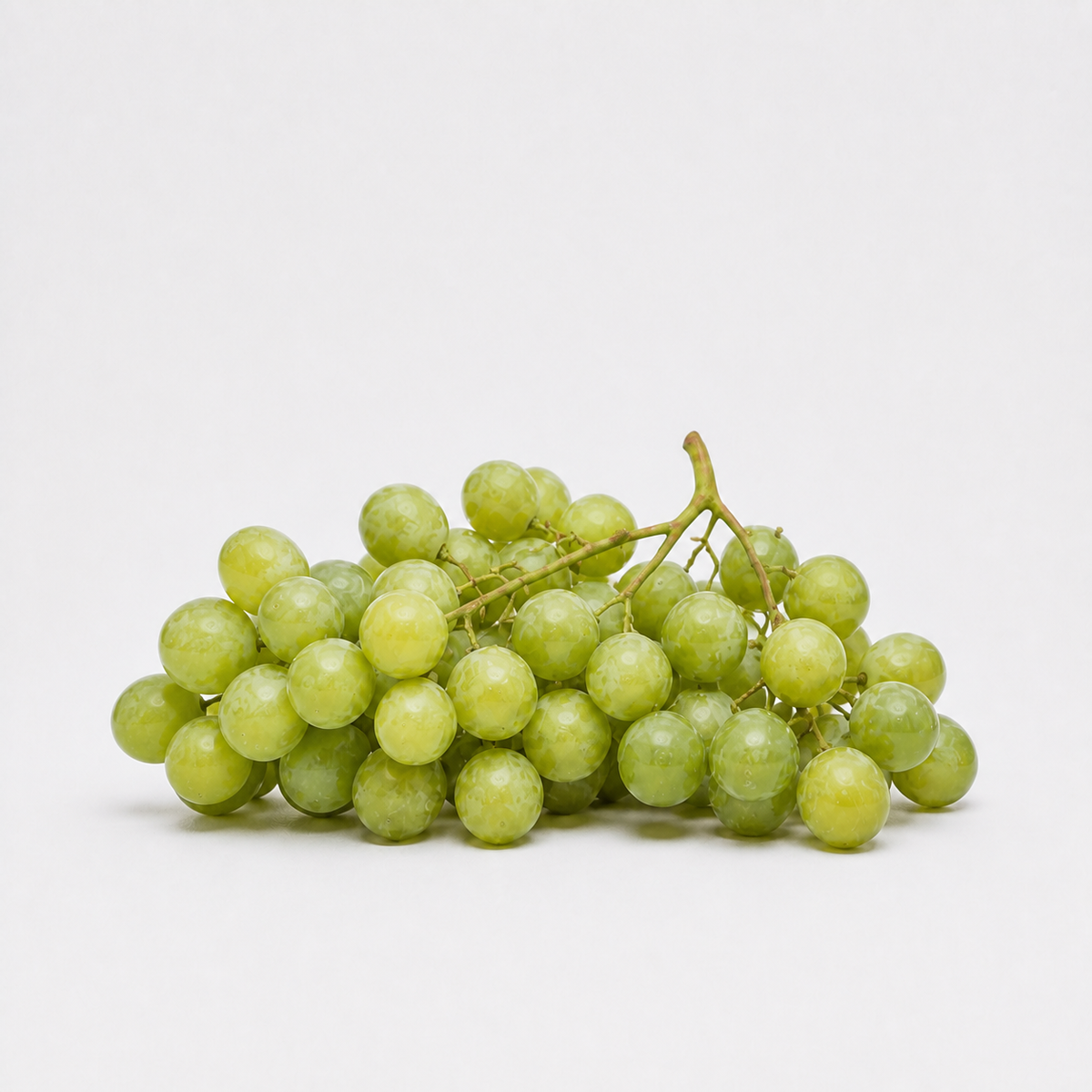 Green Banaty Grapes - عنب بناتي