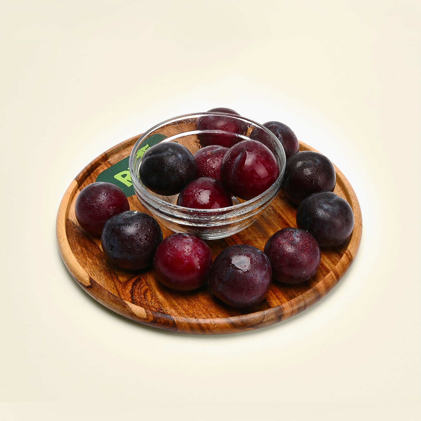 Red Plum - برقوق احمر